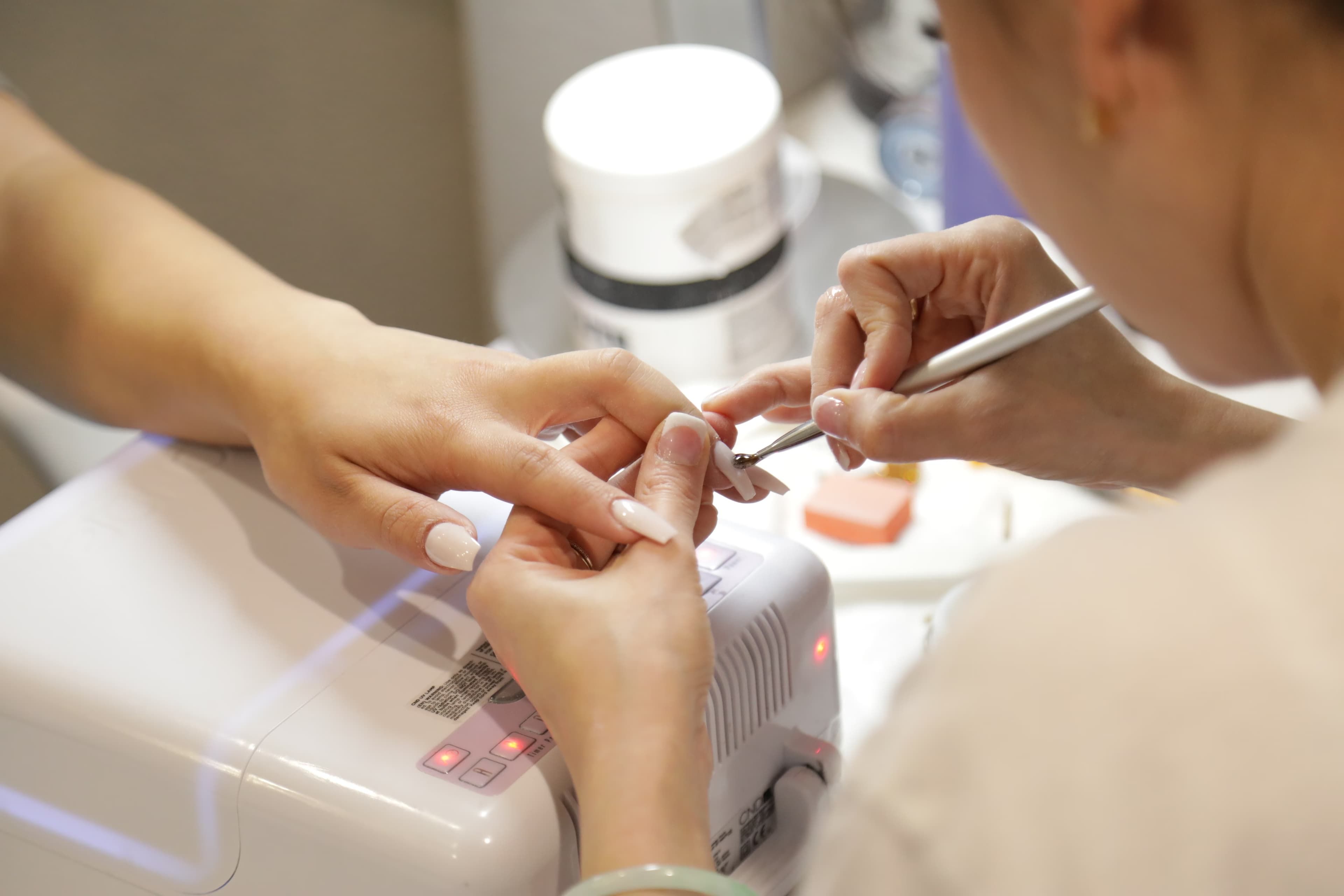 Established Nail Salon with Loyal Customer Base