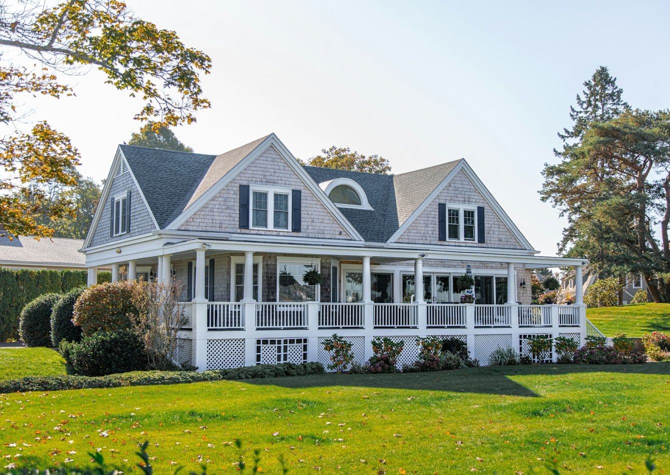 Leading Commercial Real Estate Brokerage with Strategic Locations