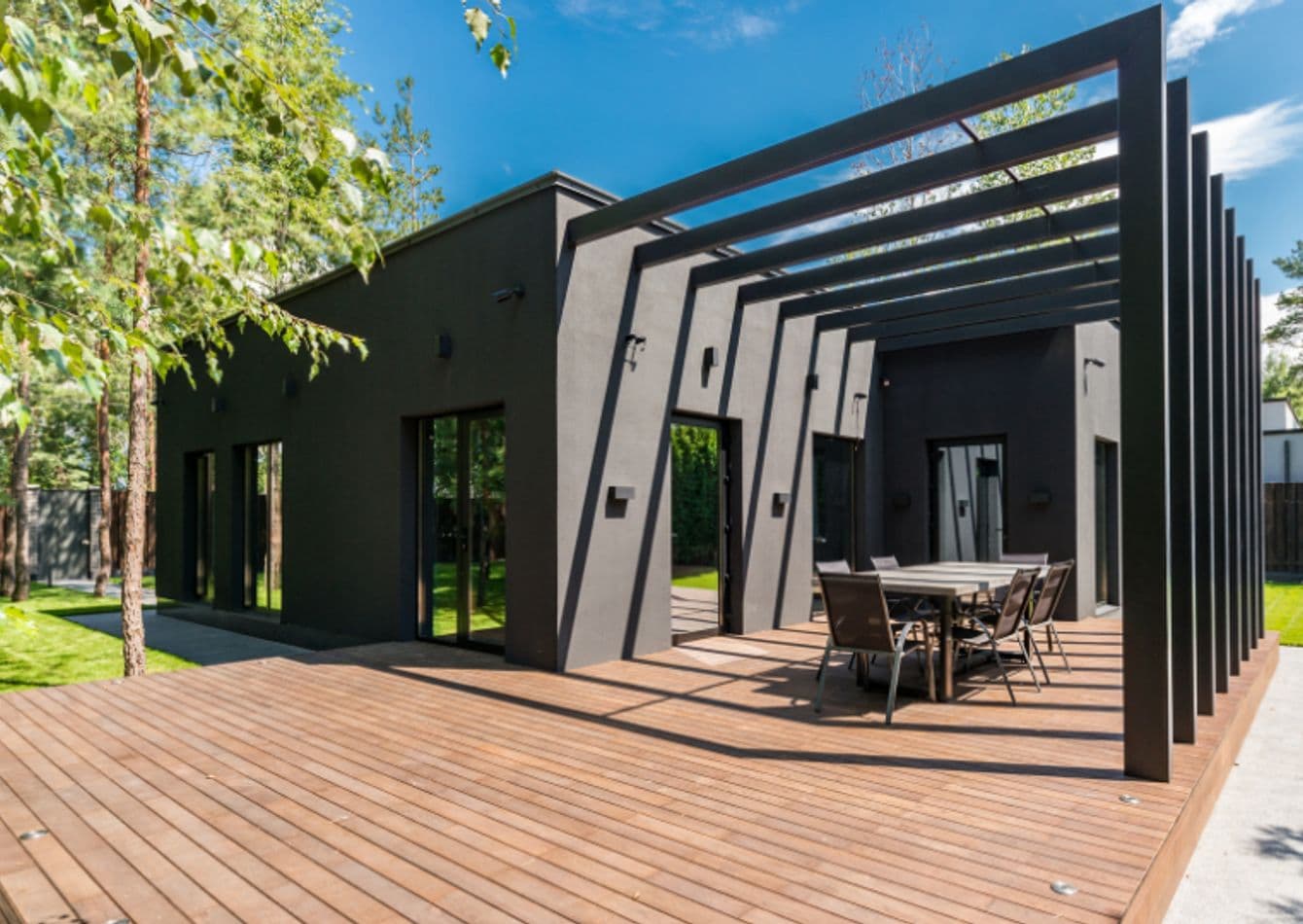 Premier Outdoor Living Solutions Provider with Turnkey Operations