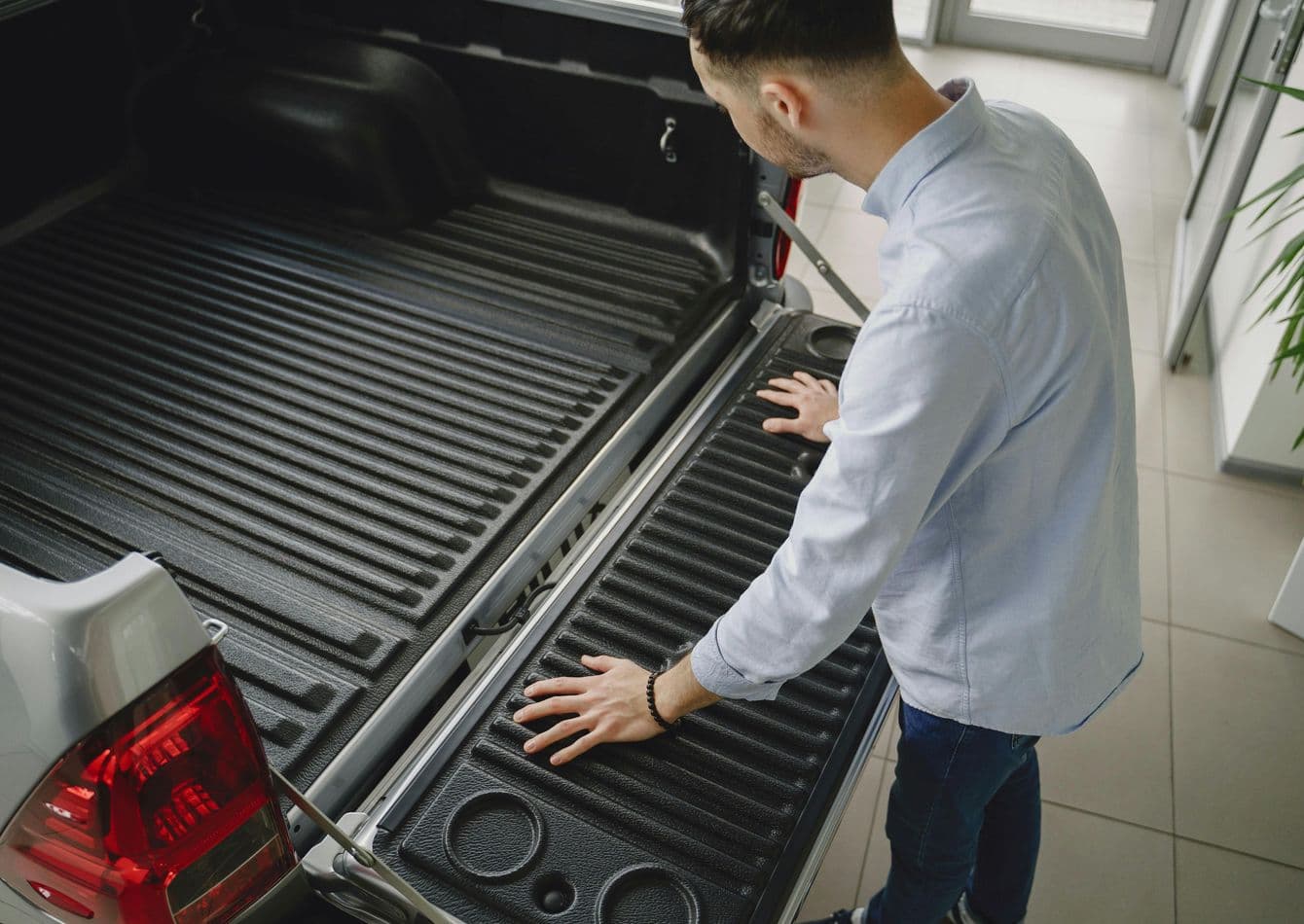 Established Truck Accessory Business with 30 Years of Service