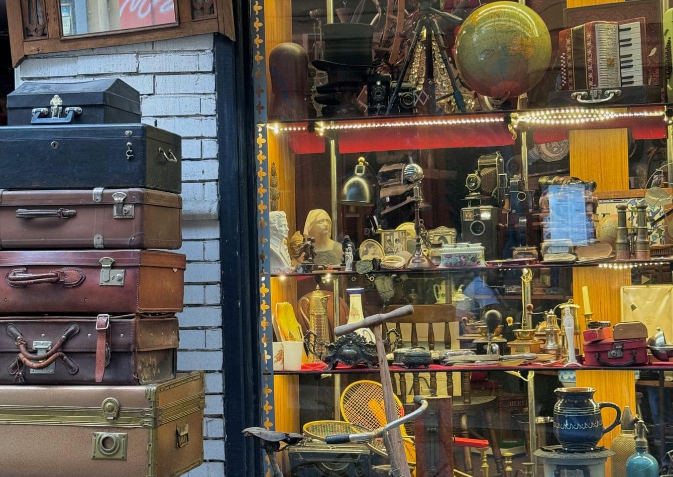 Established Retail Antique Home Decor Shop with Community Presence