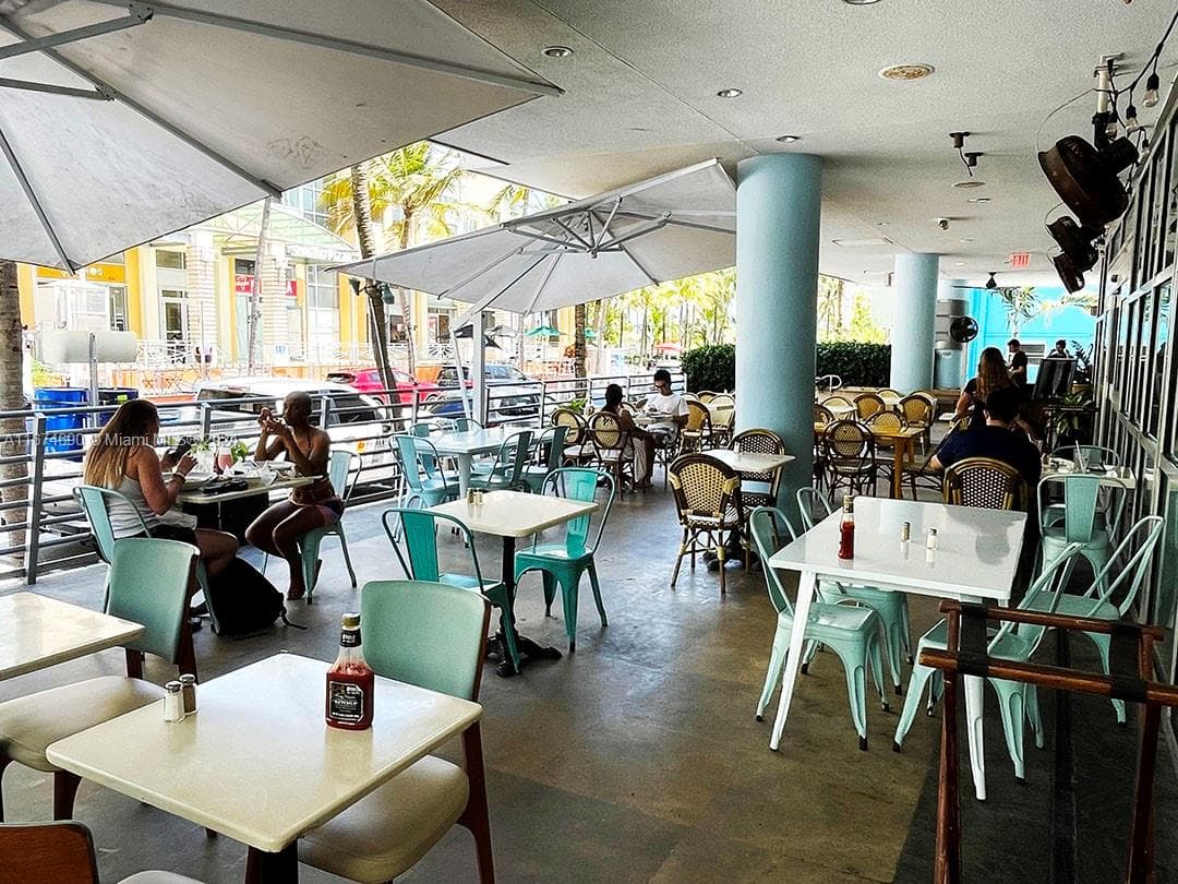 Premier Restaurant with Exclusive Hotel Service Contract