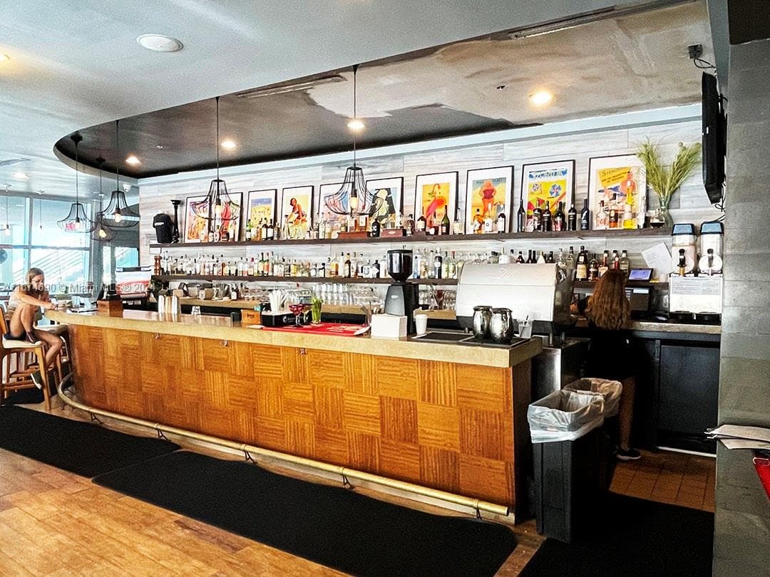 Premier Restaurant with Exclusive Hotel Service Contract