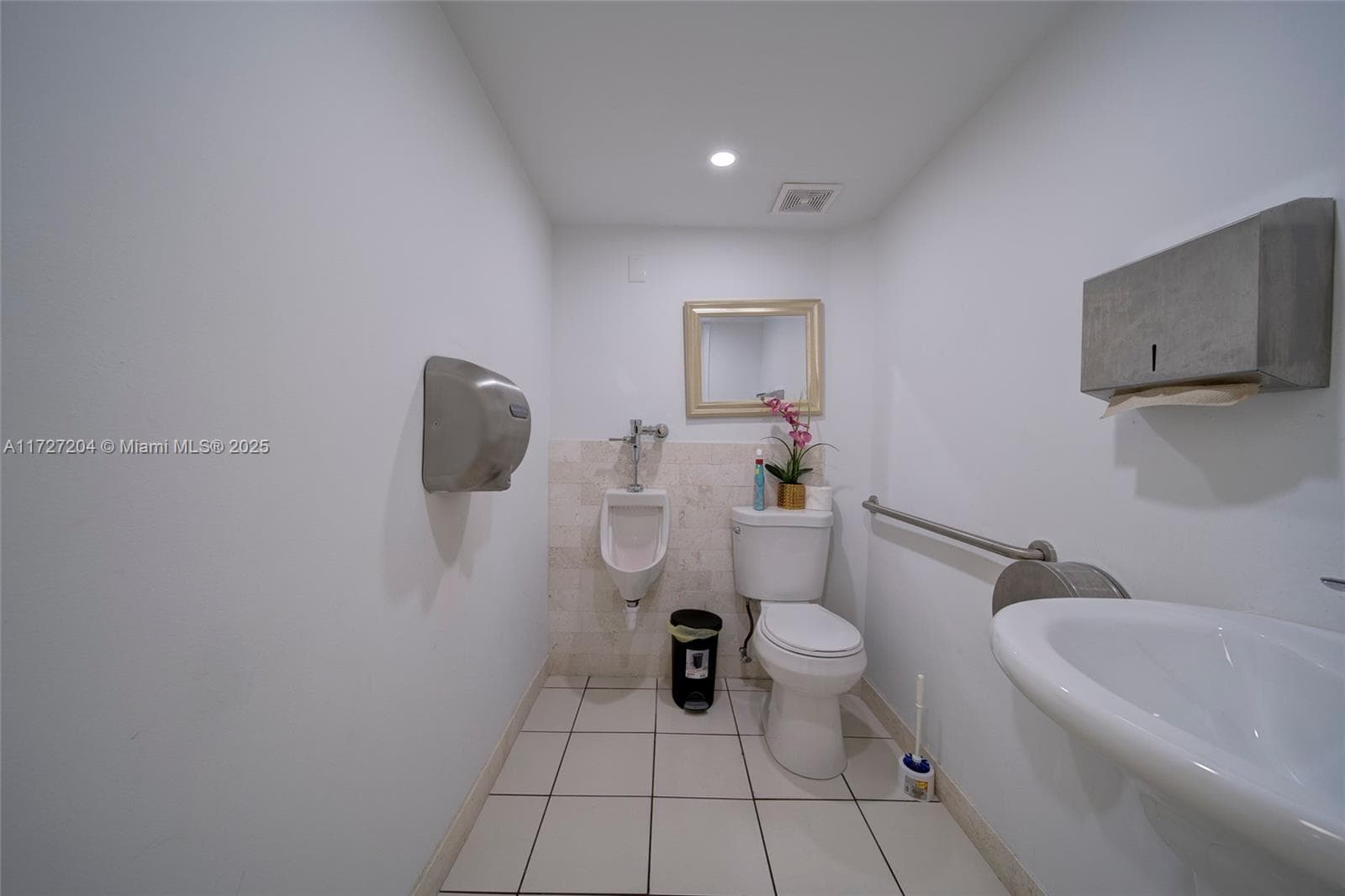 Turnkey Cuban Cafeteria with Growth Potential