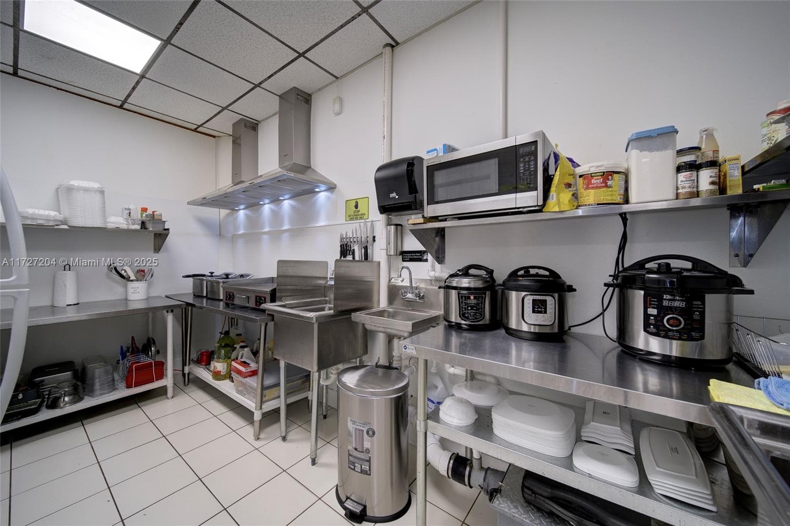 Turnkey Cuban Cafeteria with Growth Potential