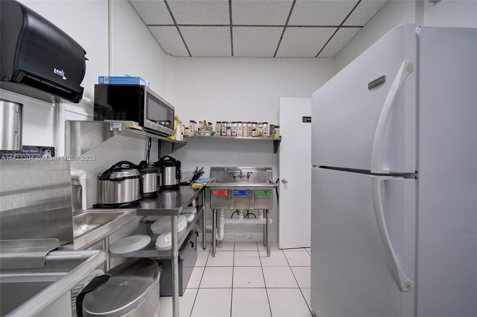 Turnkey Cuban Cafeteria with Growth Potential