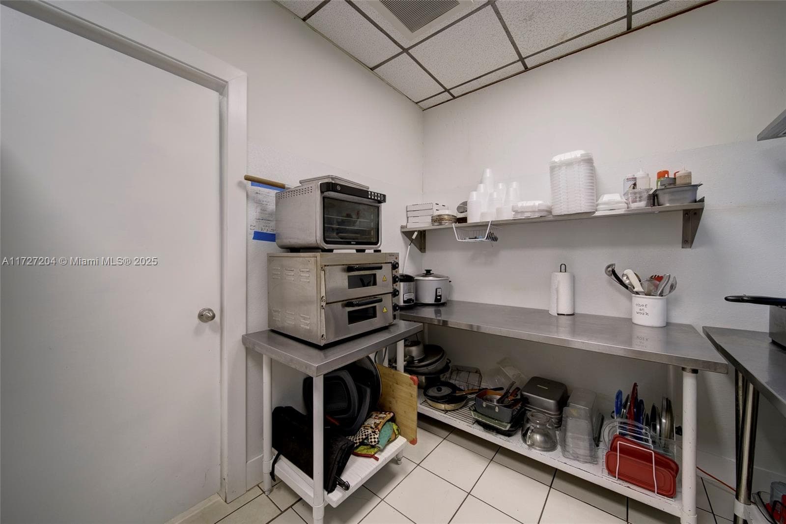 Turnkey Cuban Cafeteria with Growth Potential