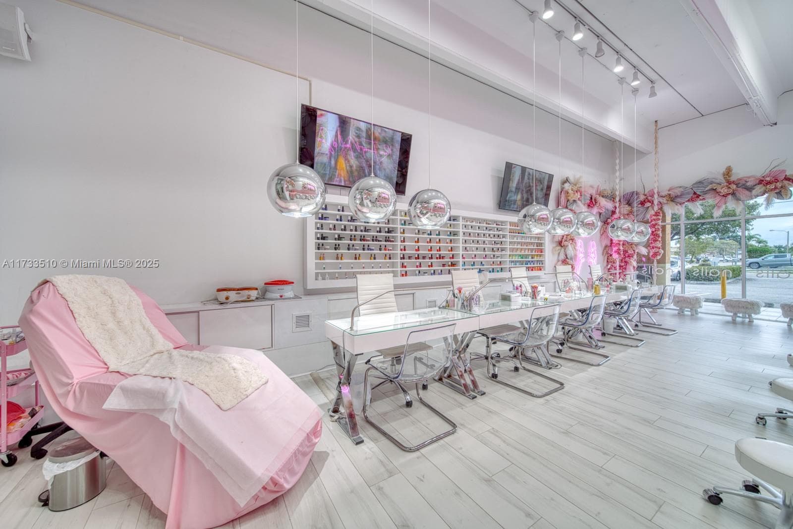 Thriving Beauty Salon with Established Client Base