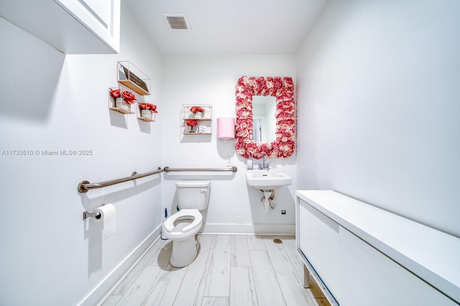 Thriving Beauty Salon with Established Client Base