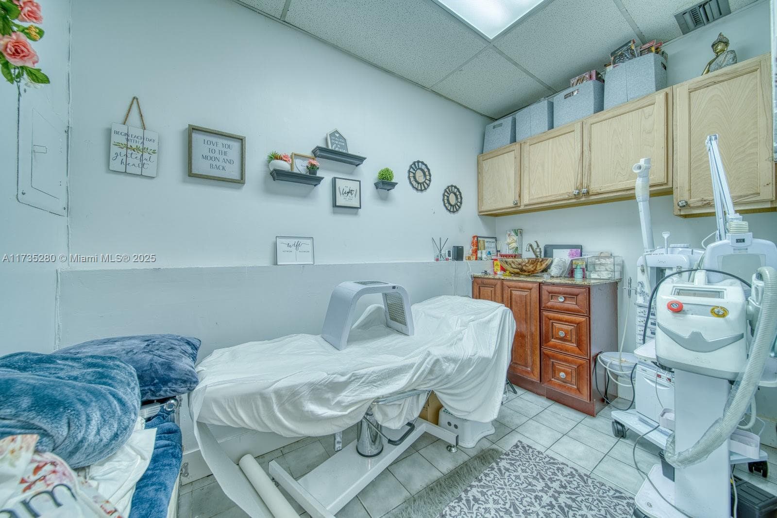 Thriving Beauty Salon with Strong Client Base