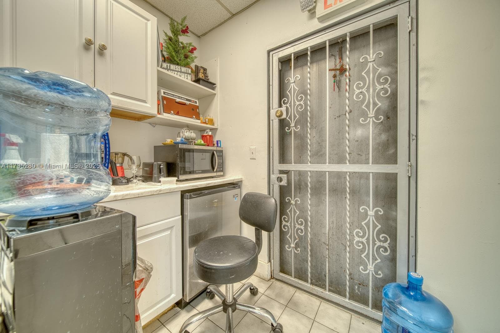 Thriving Beauty Salon with Strong Client Base