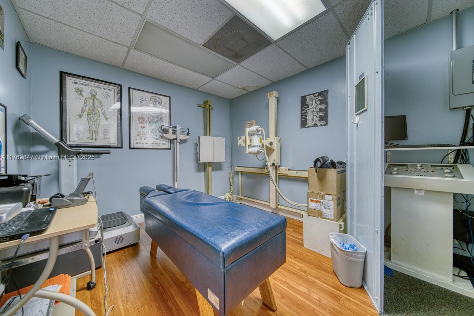 Established Chiropractic Clinic with Loyal Clientele