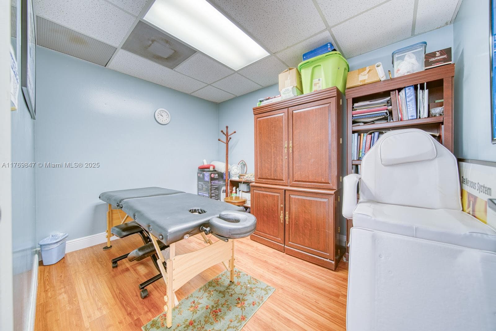 Established Chiropractic Clinic with Loyal Clientele