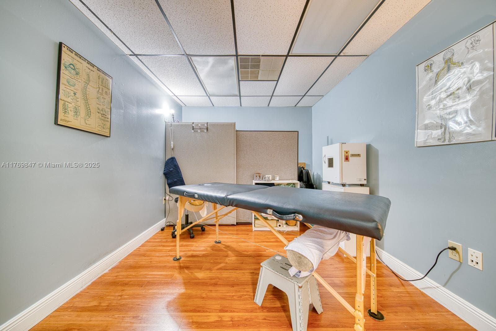 Established Chiropractic Clinic with Loyal Clientele