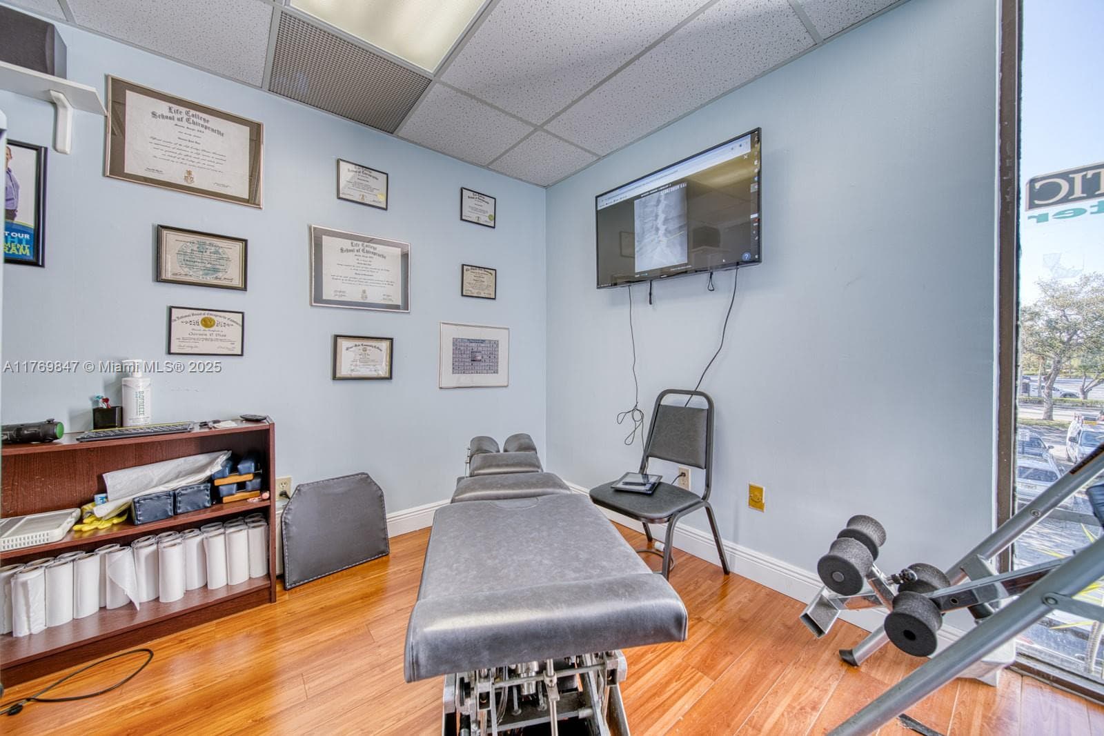 Established Chiropractic Clinic with Loyal Clientele