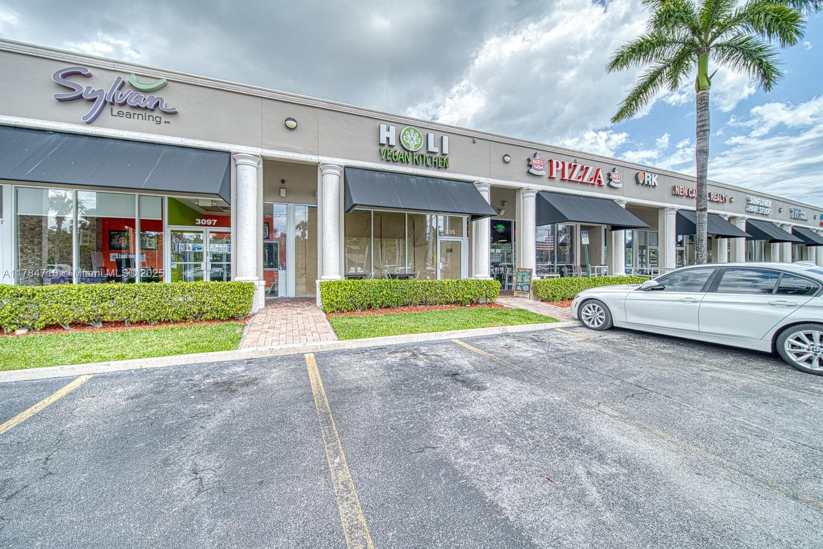 Turnkey Restaurant Space with High Traffic Visibility