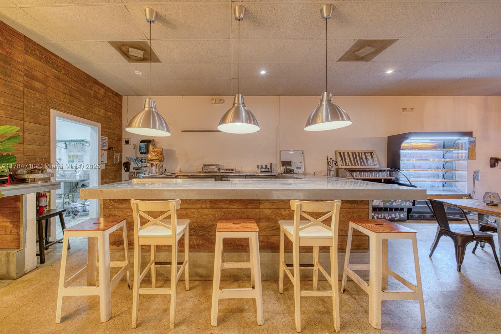 Turnkey Restaurant Space with High Traffic Visibility