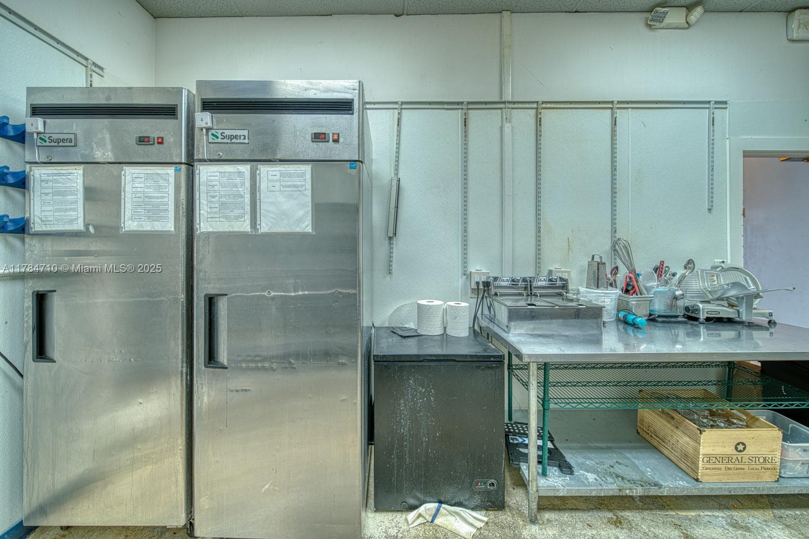 Turnkey Restaurant Space with High Traffic Visibility