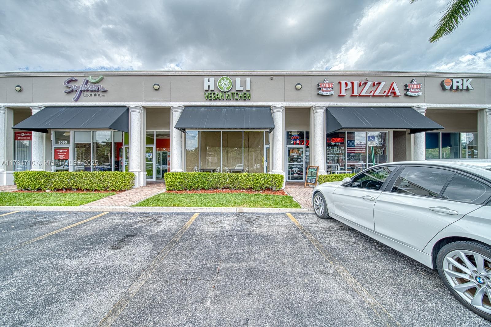 Turnkey Restaurant Space with High Traffic Visibility