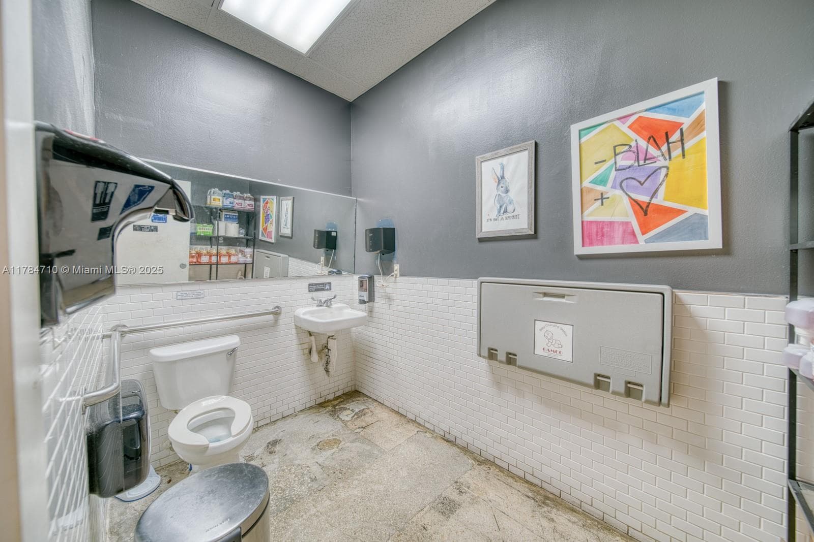 Turnkey Restaurant Space with High Traffic Visibility