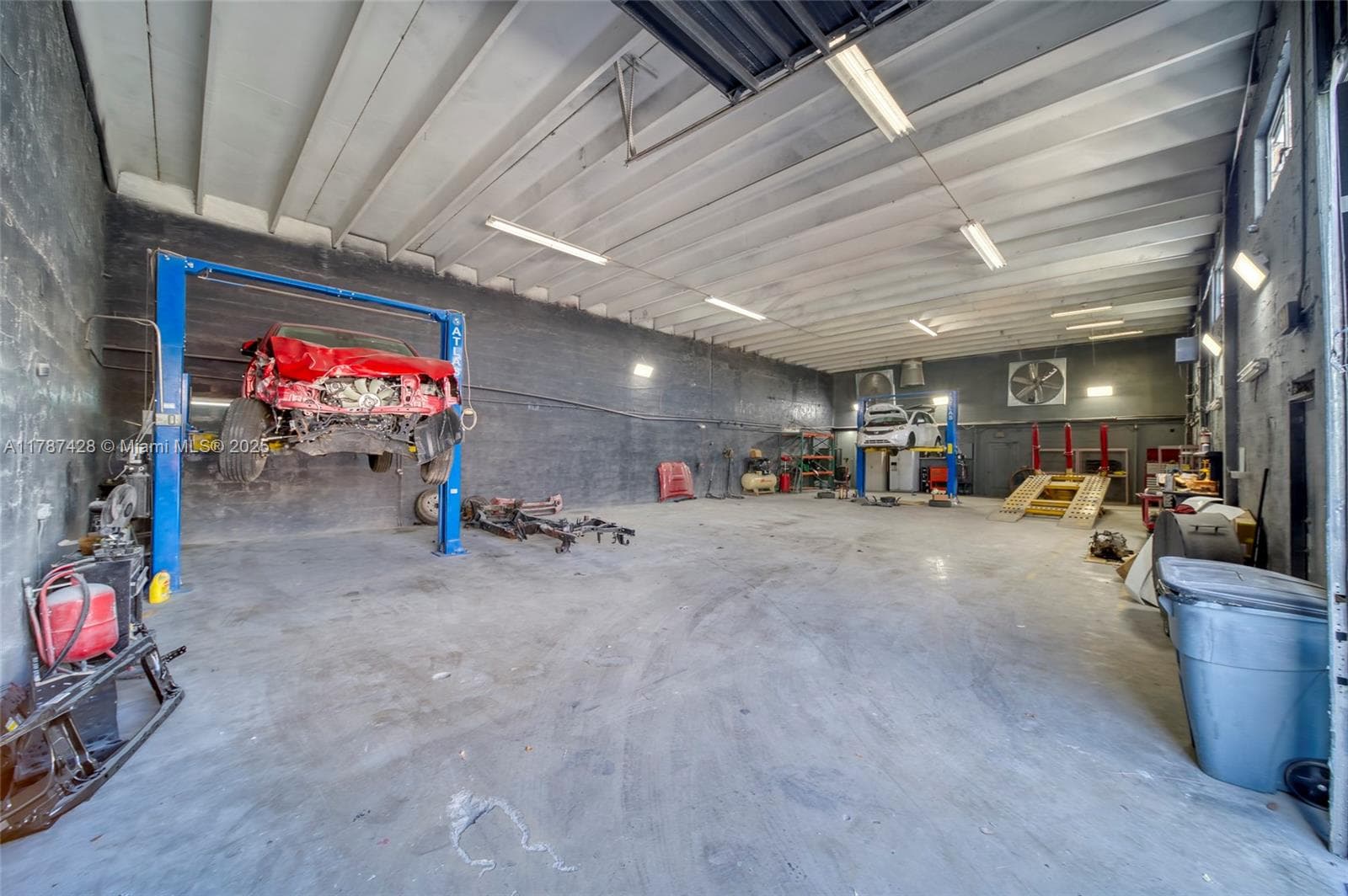 Turnkey Auto Body Shop with Essential Equipment