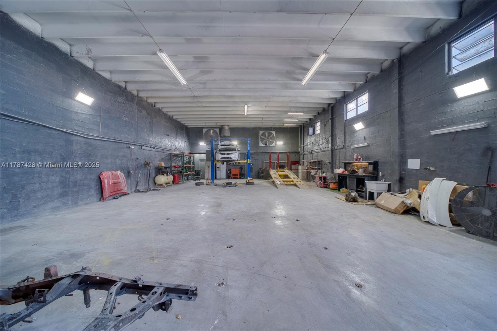 Turnkey Auto Body Shop with Essential Equipment