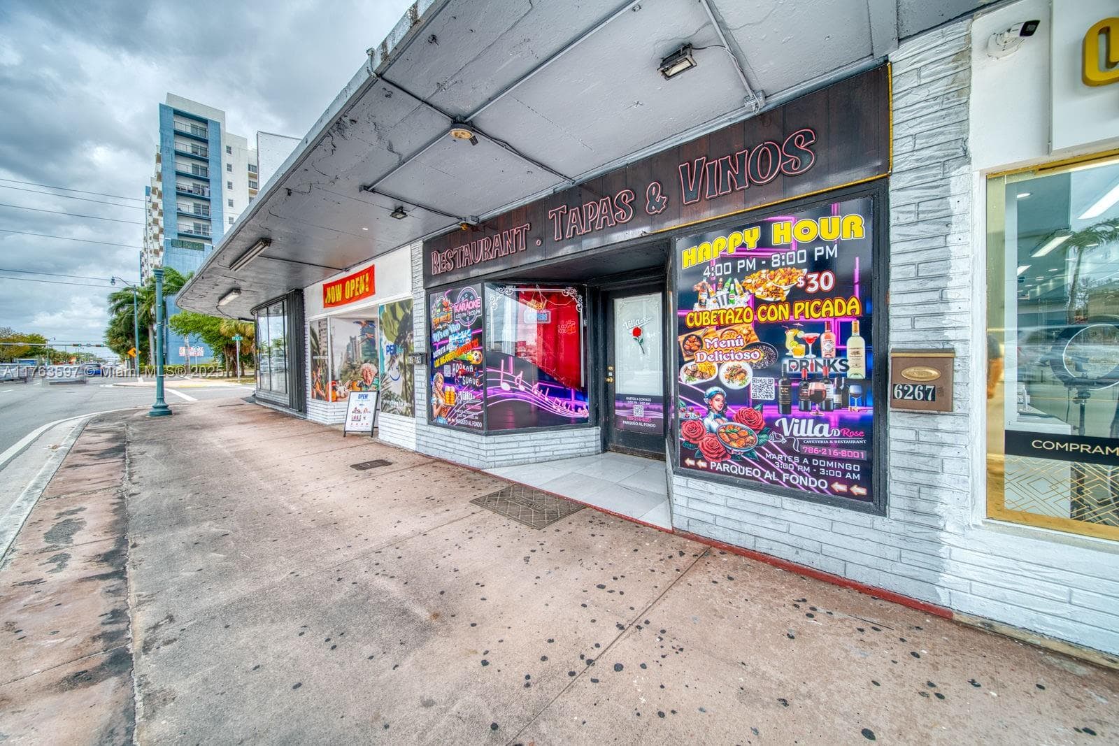 Thriving Bar with Live Entertainment Venue