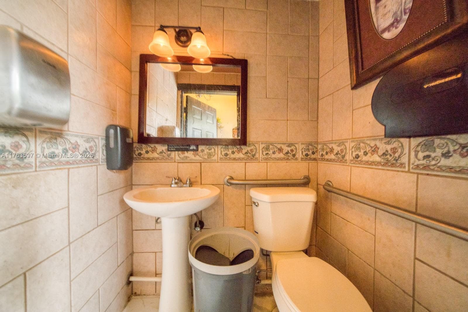 Thriving Bar with Live Entertainment Venue