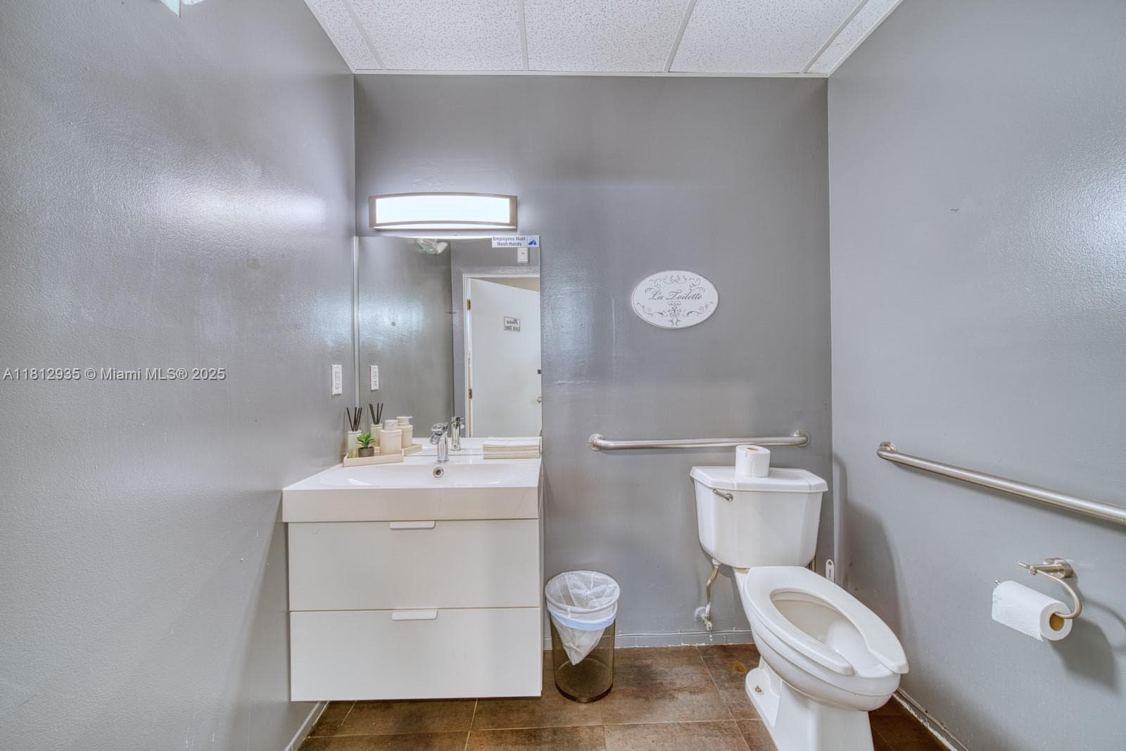 Premier Hair Salon with Turnkey Operations