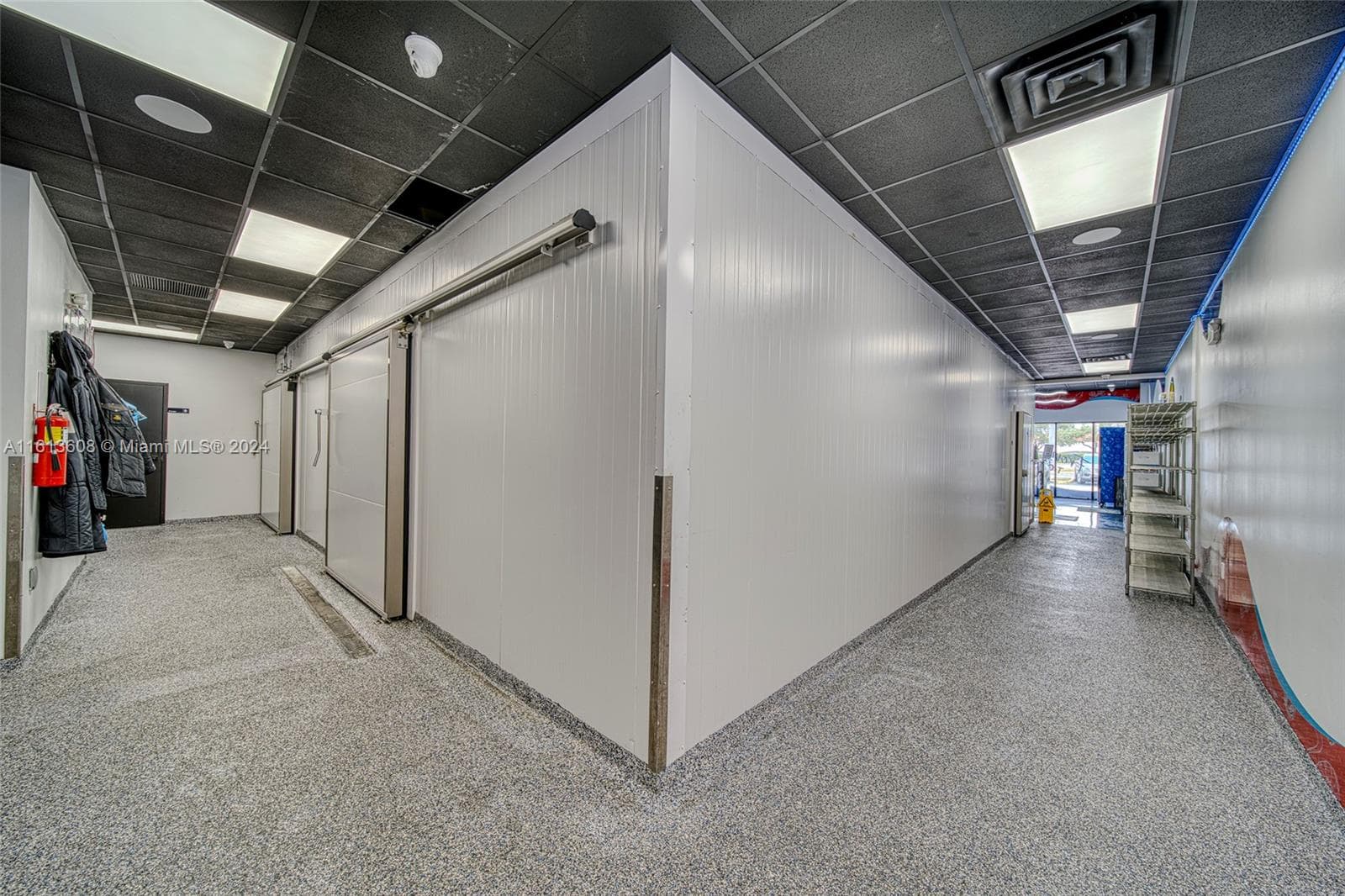 Premier Specialty Food Store with Strong Digital Presence