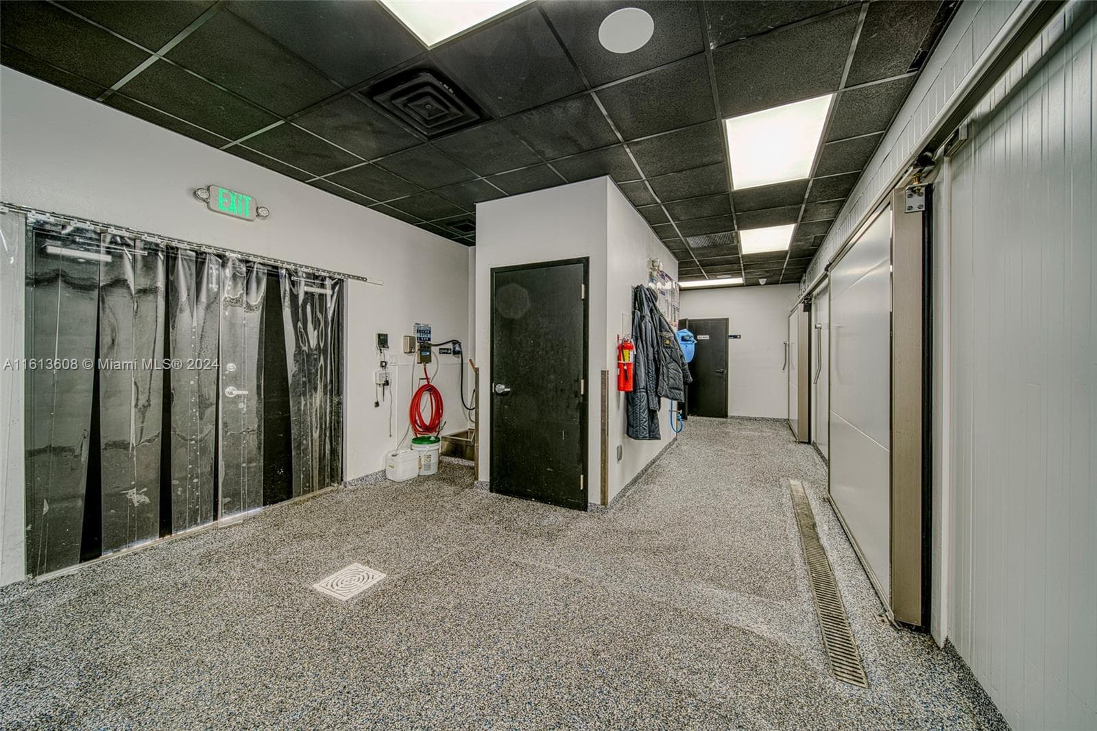 Premier Specialty Food Store with Strong Digital Presence