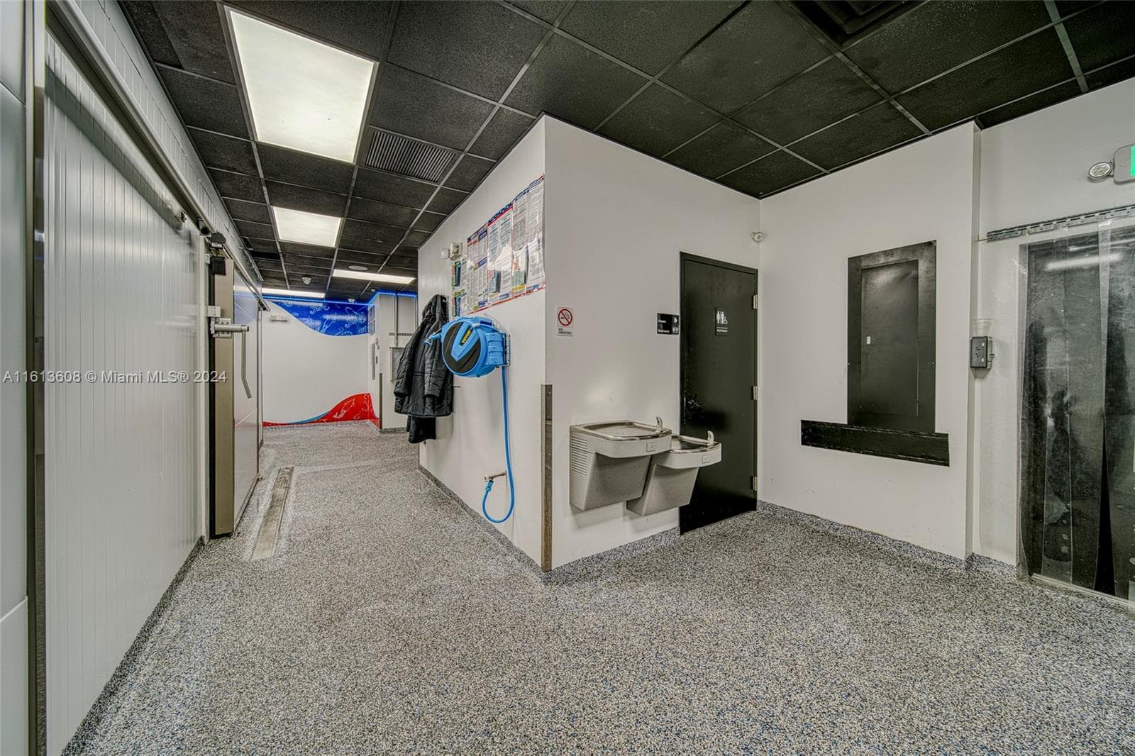 Premier Specialty Food Store with Strong Digital Presence