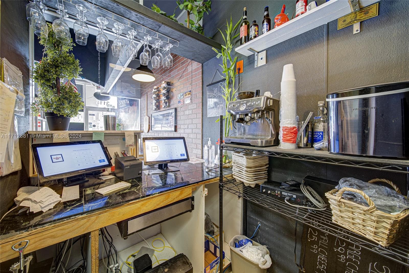 Turnkey Pizzeria with Prime Coastal Location