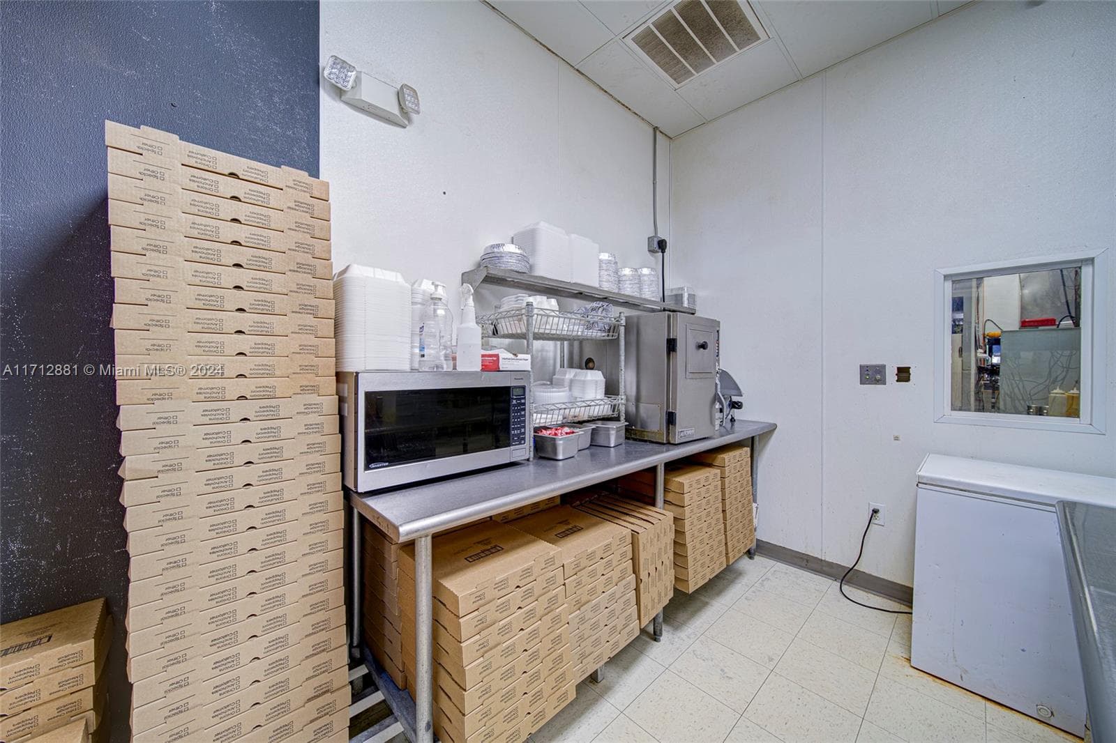 Turnkey Pizzeria with Prime Coastal Location