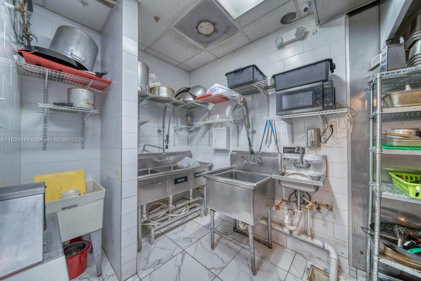 Turnkey Restaurant with Prime Location