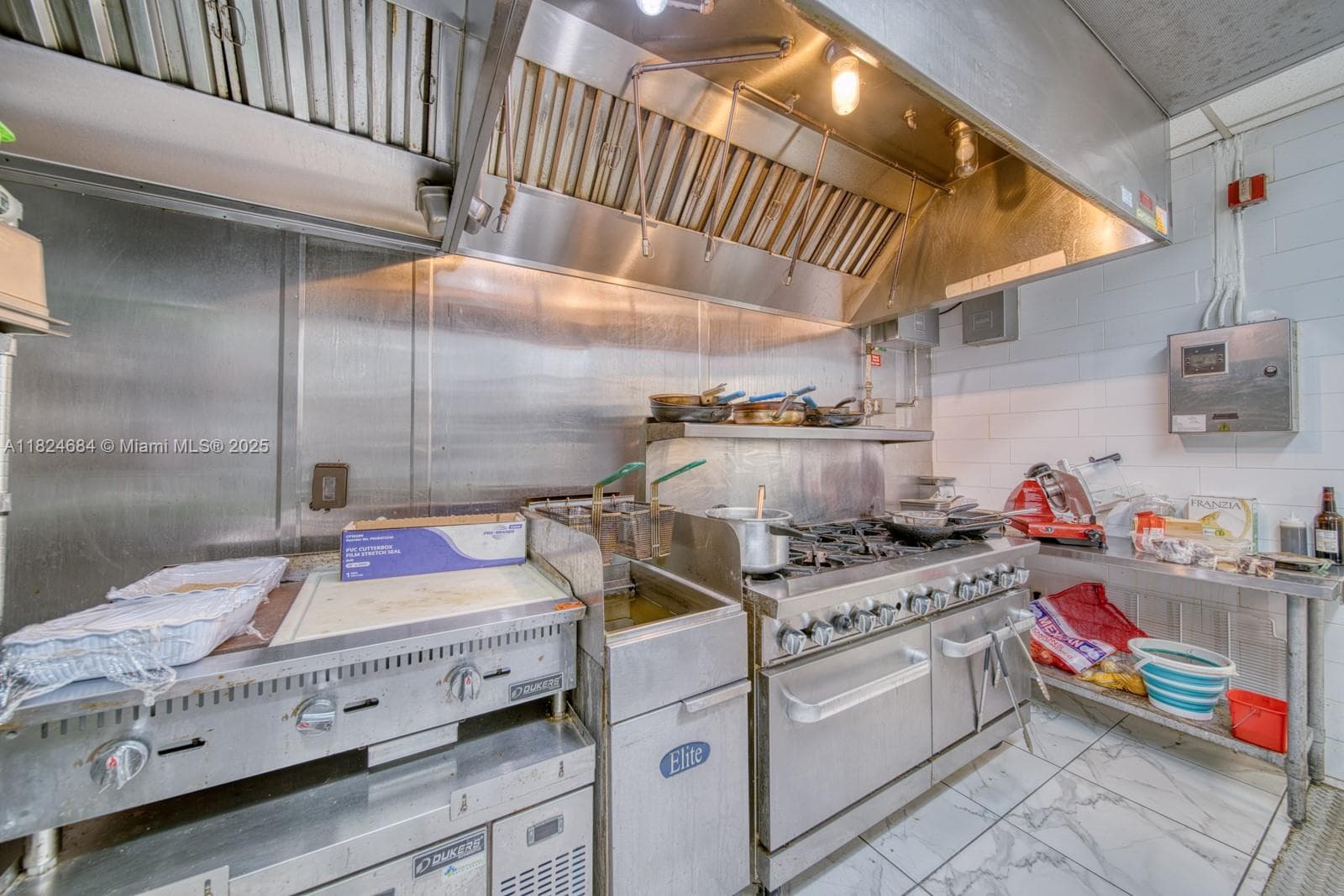 Turnkey Restaurant with Prime Location