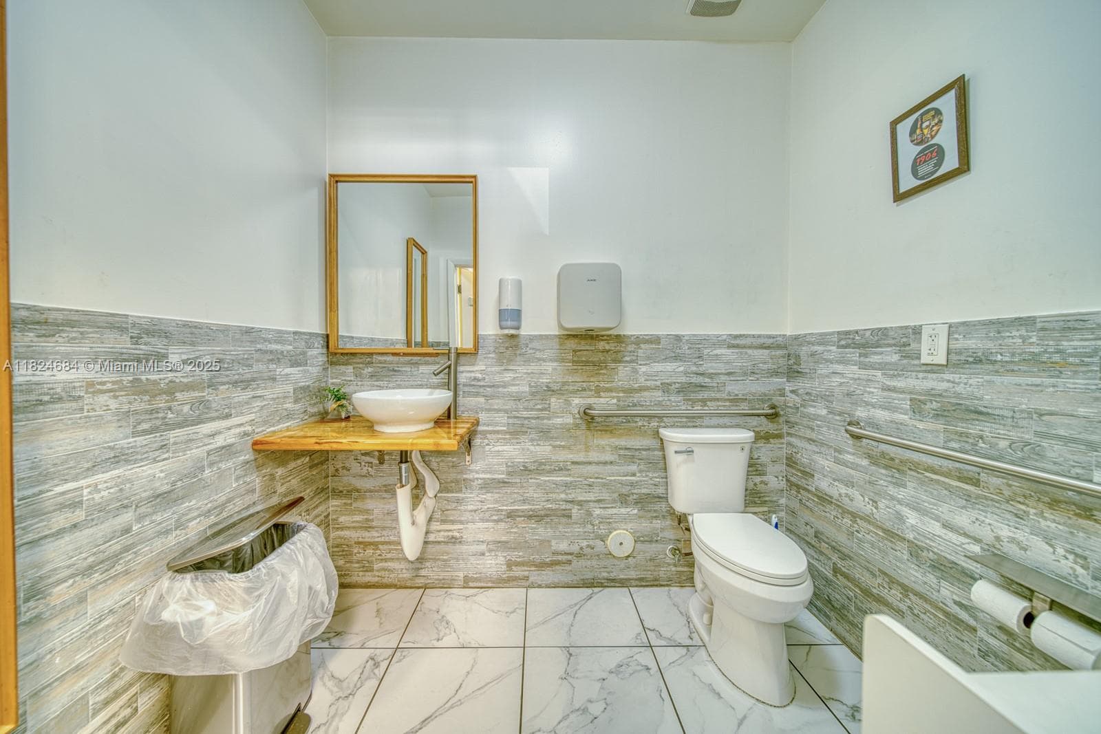 Turnkey Restaurant with Prime Location