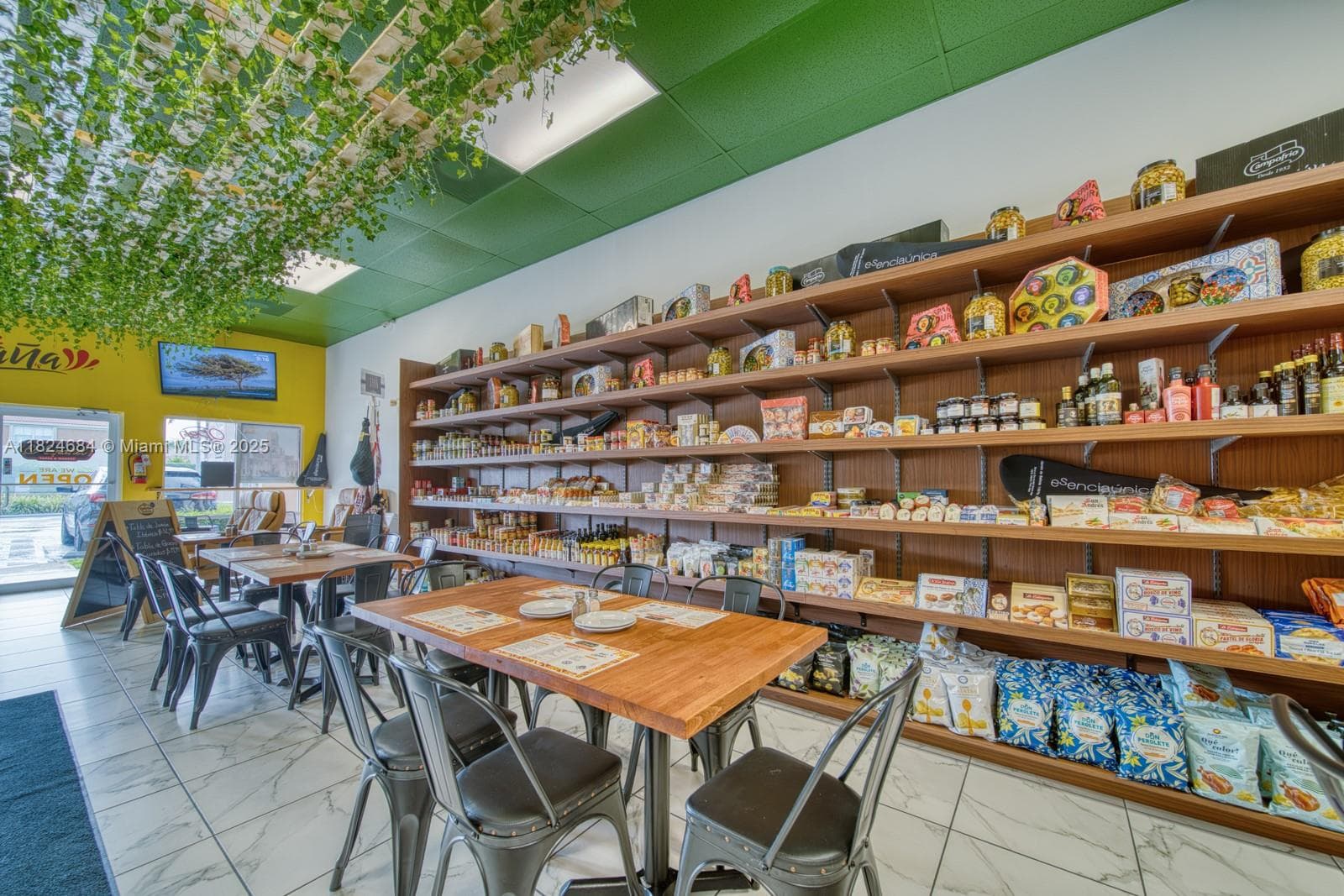 Turnkey Restaurant with Prime Location