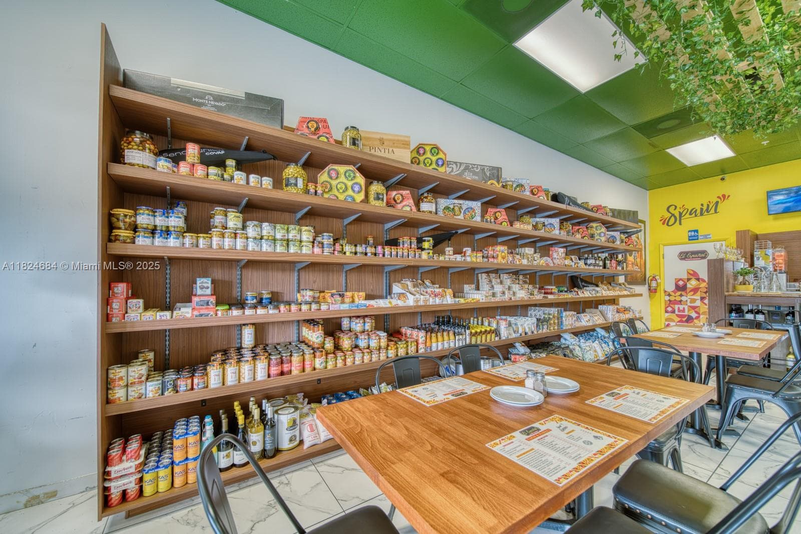 Turnkey Restaurant with Prime Location