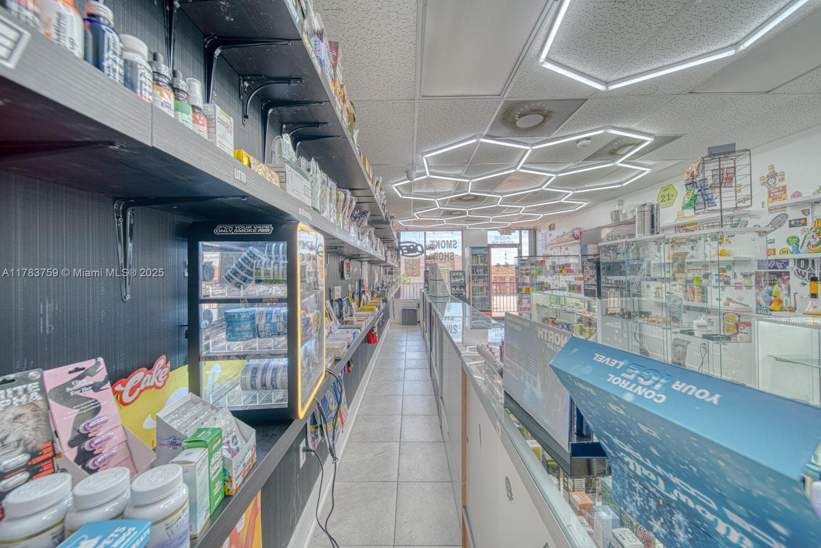 Thriving Smoke Shop with Loyal Customer Base