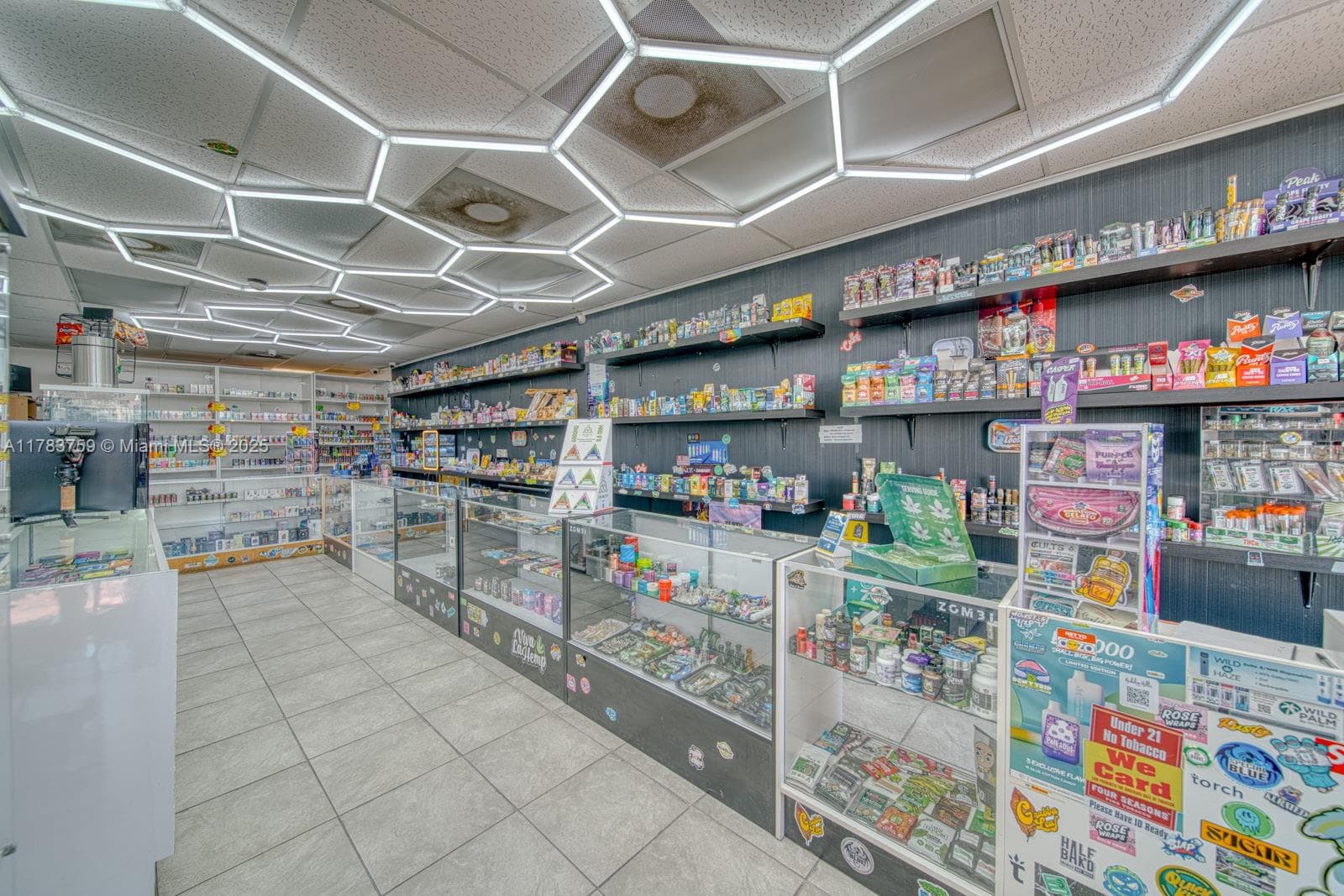 Thriving Smoke Shop with Loyal Customer Base