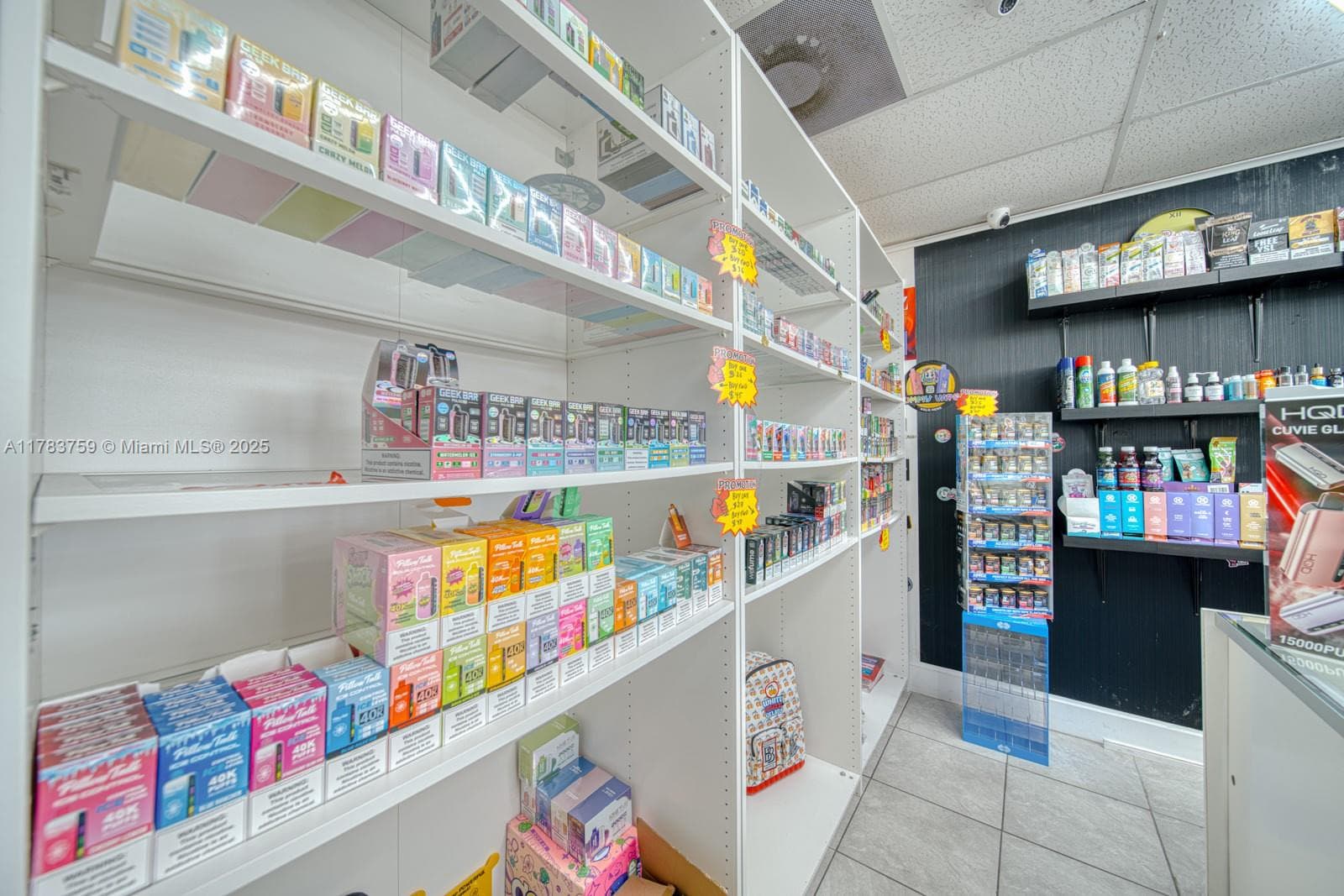 Thriving Smoke Shop with Loyal Customer Base