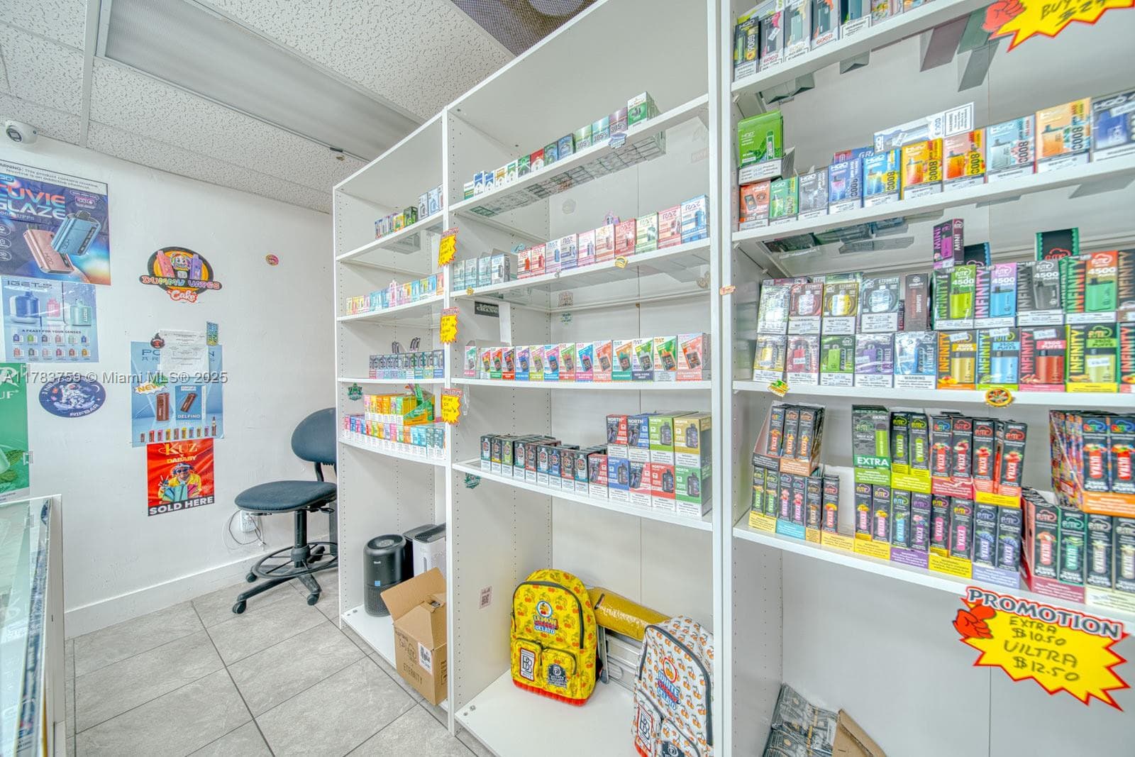 Thriving Smoke Shop with Loyal Customer Base