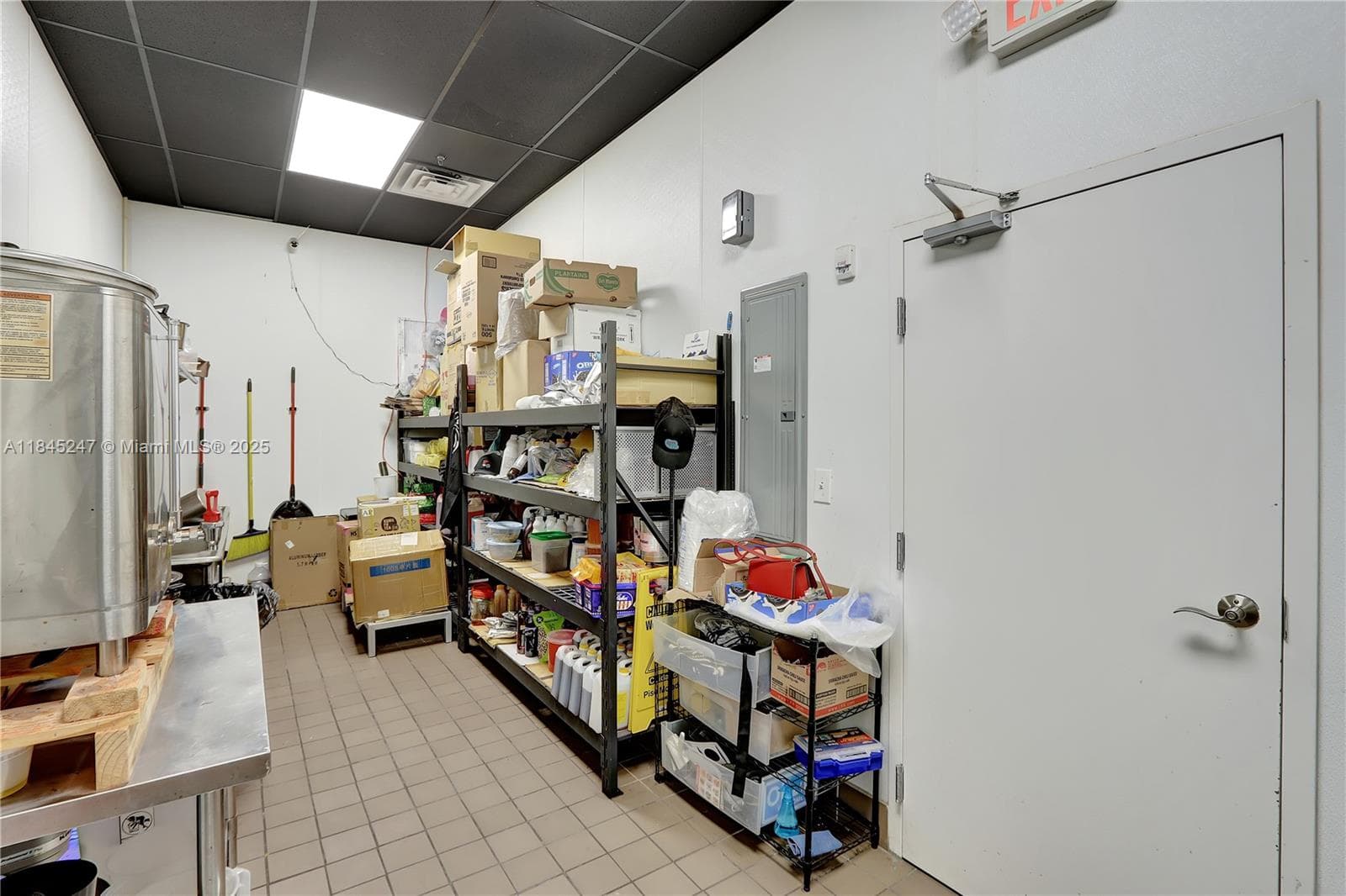 Turnkey Boba Tea Shop with High Traffic Location