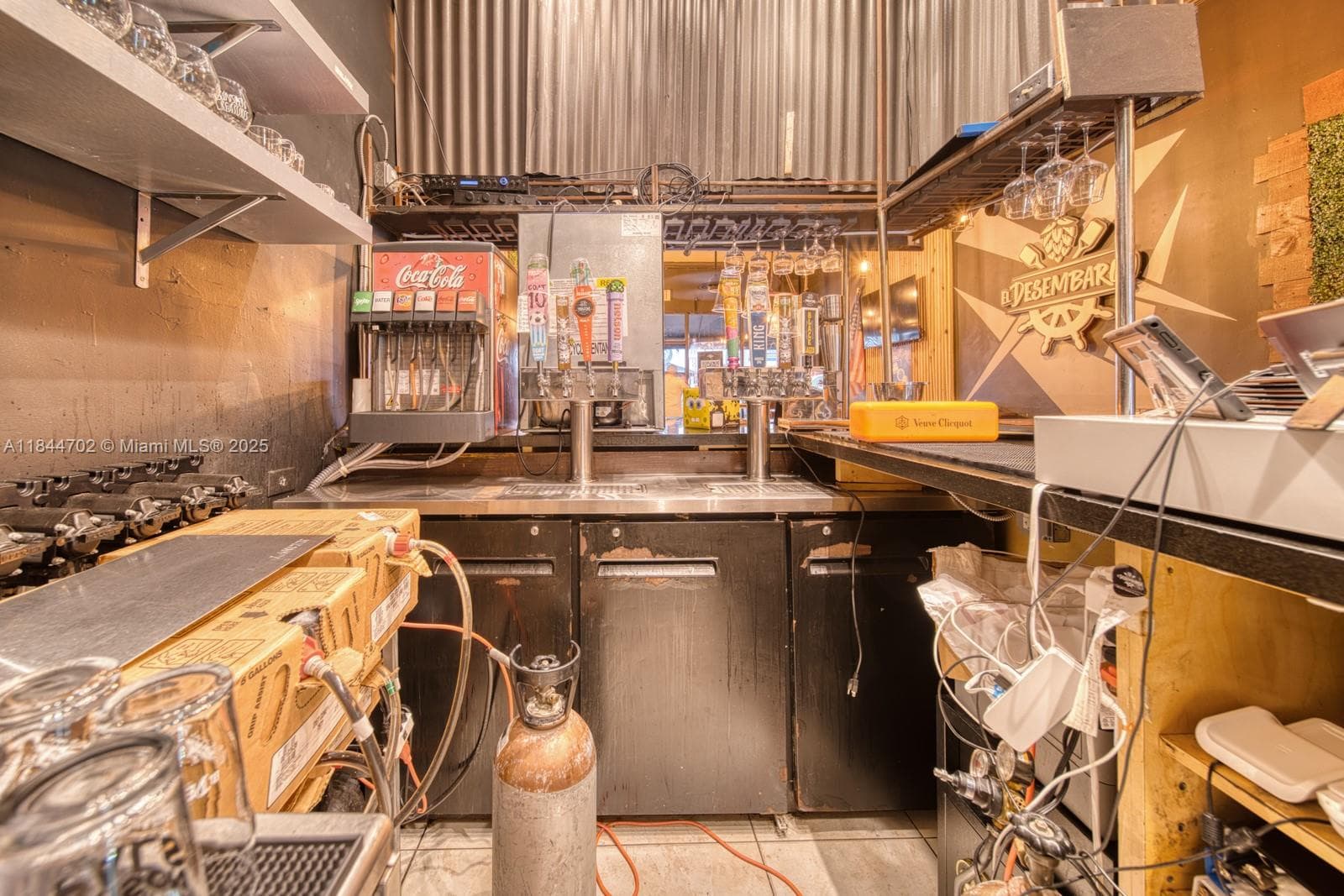 Profitable Gourmet Burger Franchise in High Visibility Location