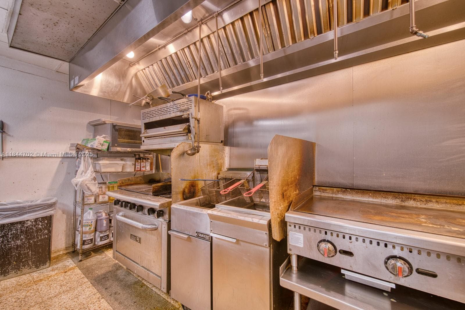 Profitable Gourmet Burger Franchise in High Visibility Location