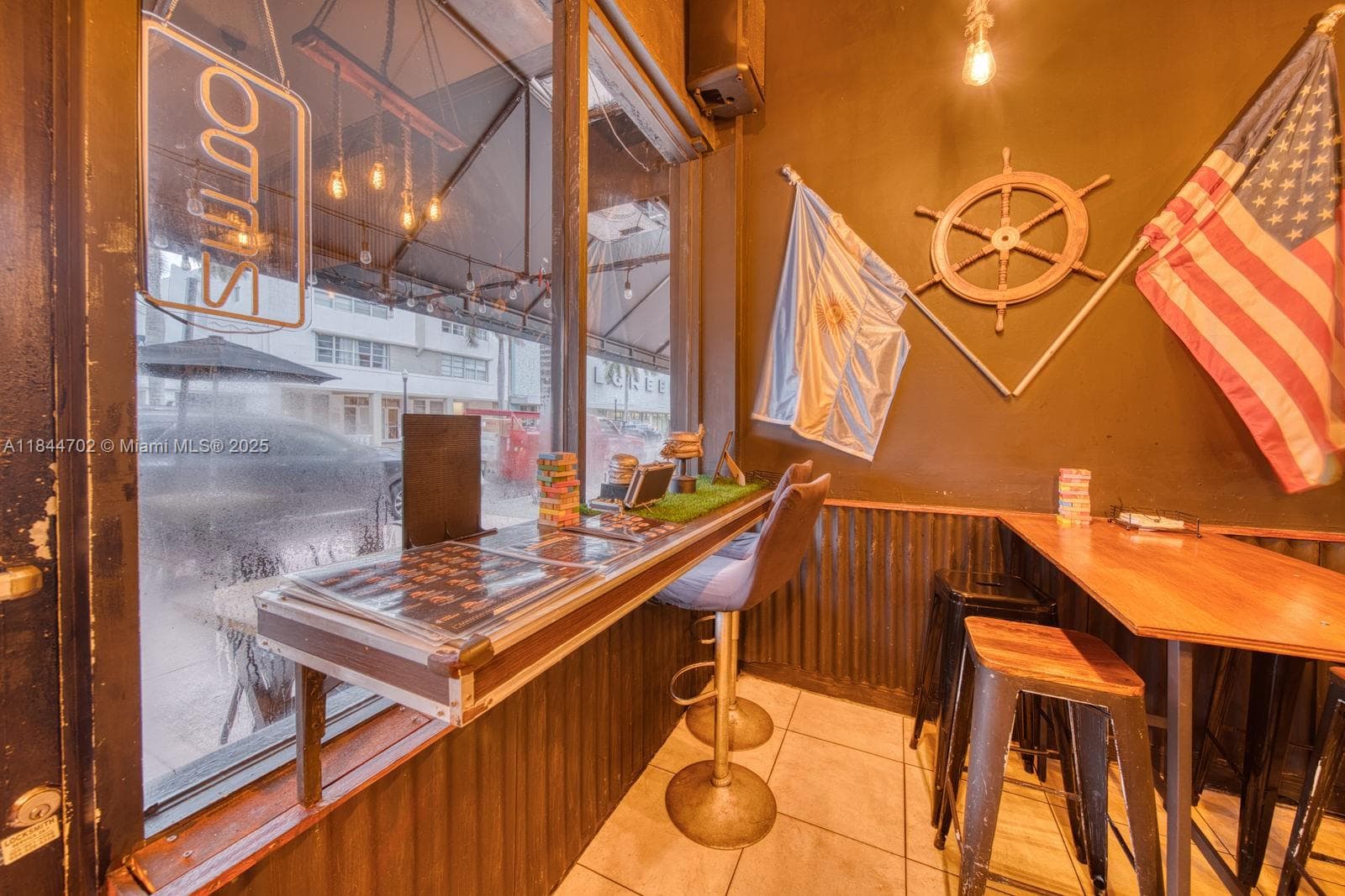 Profitable Gourmet Burger Franchise in High Visibility Location