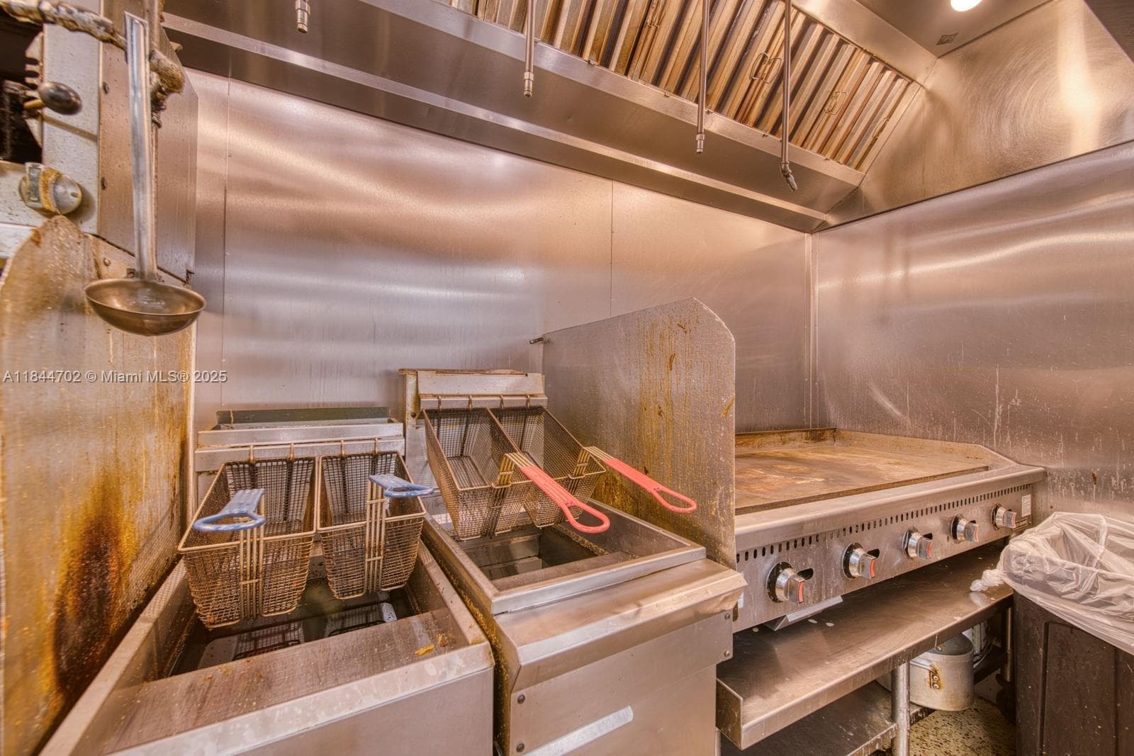 Profitable Gourmet Burger Franchise in High Visibility Location