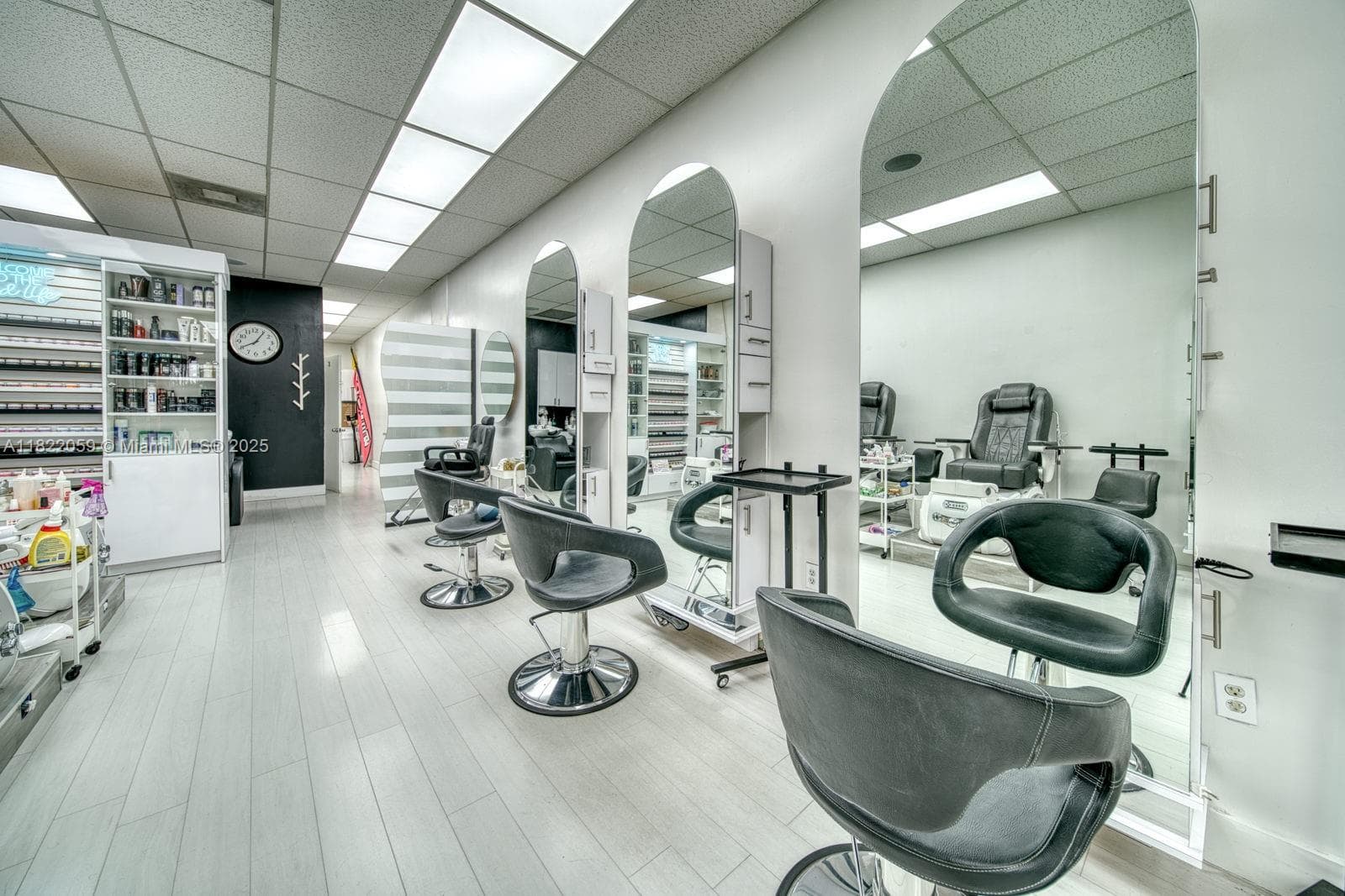 Thriving Beauty Salon with Loyal Clientele