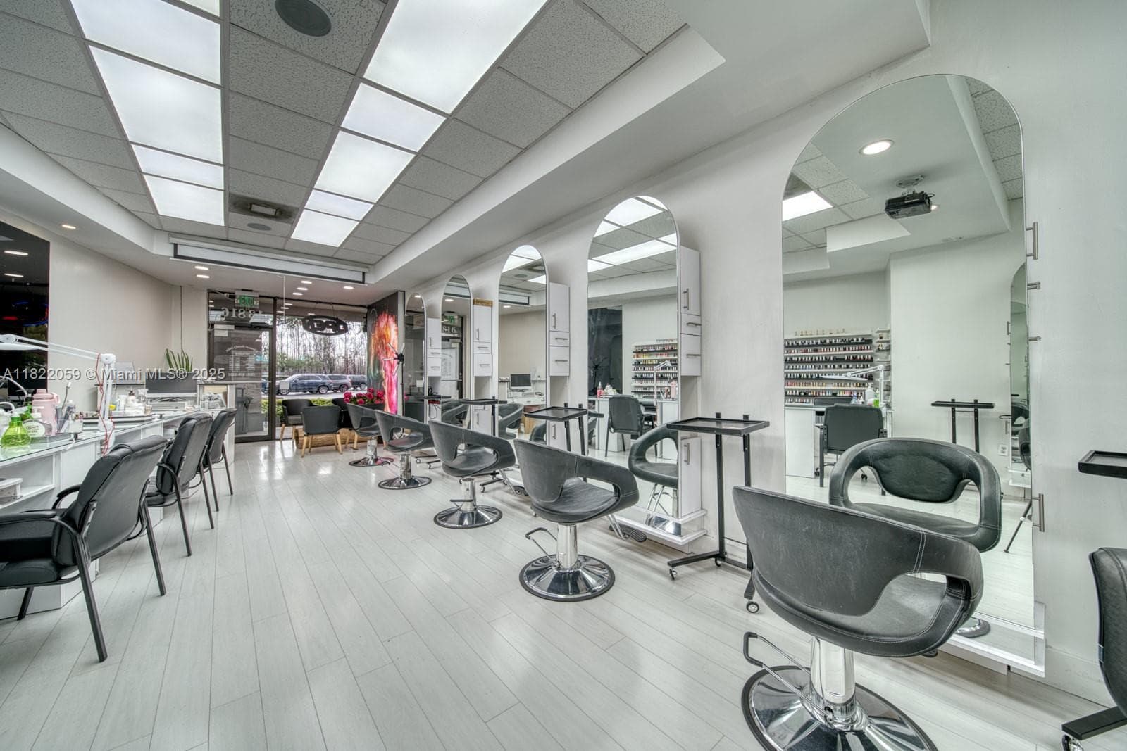 Thriving Beauty Salon with Loyal Clientele